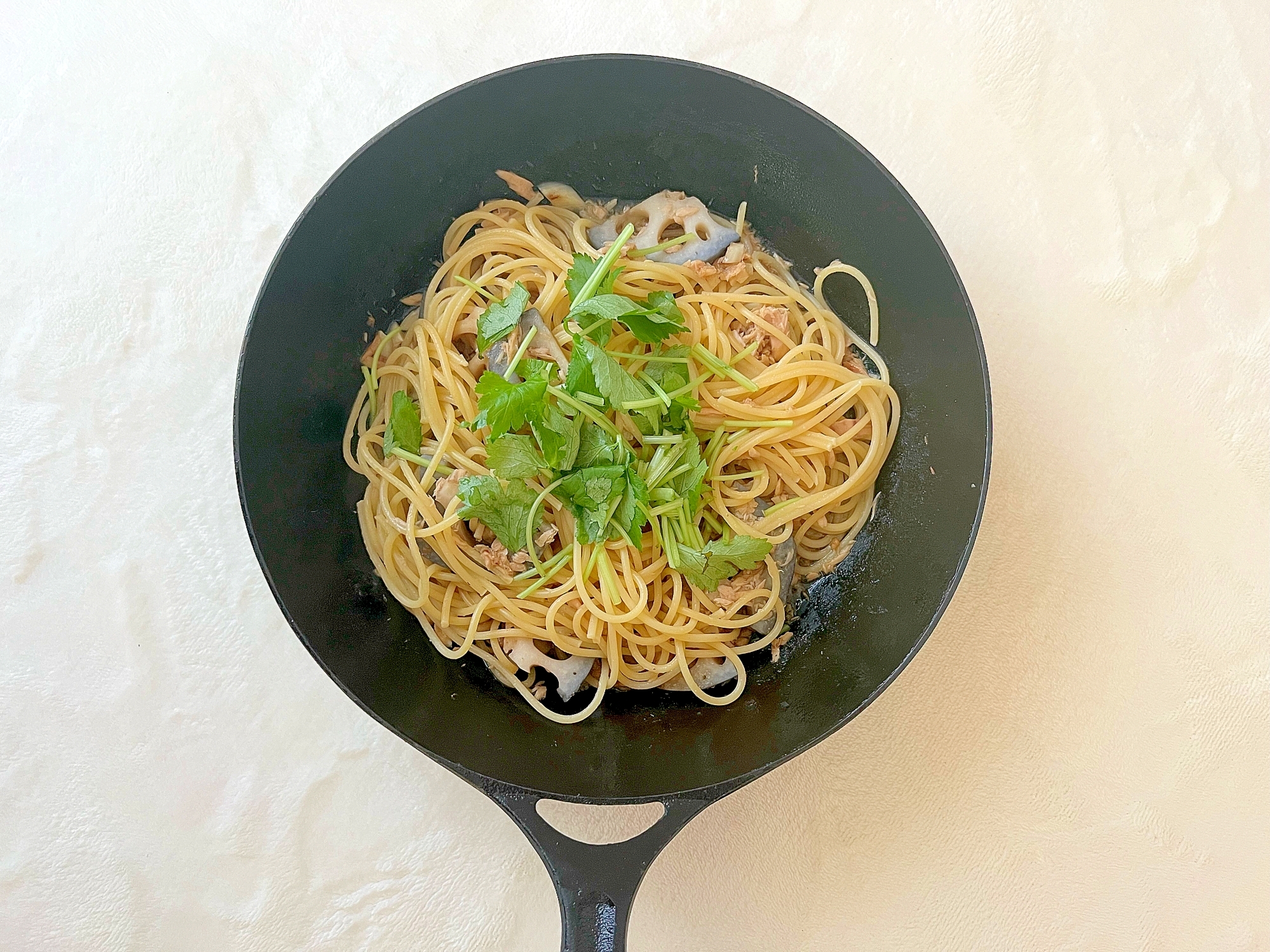 シャキシャキレンコンパスタ