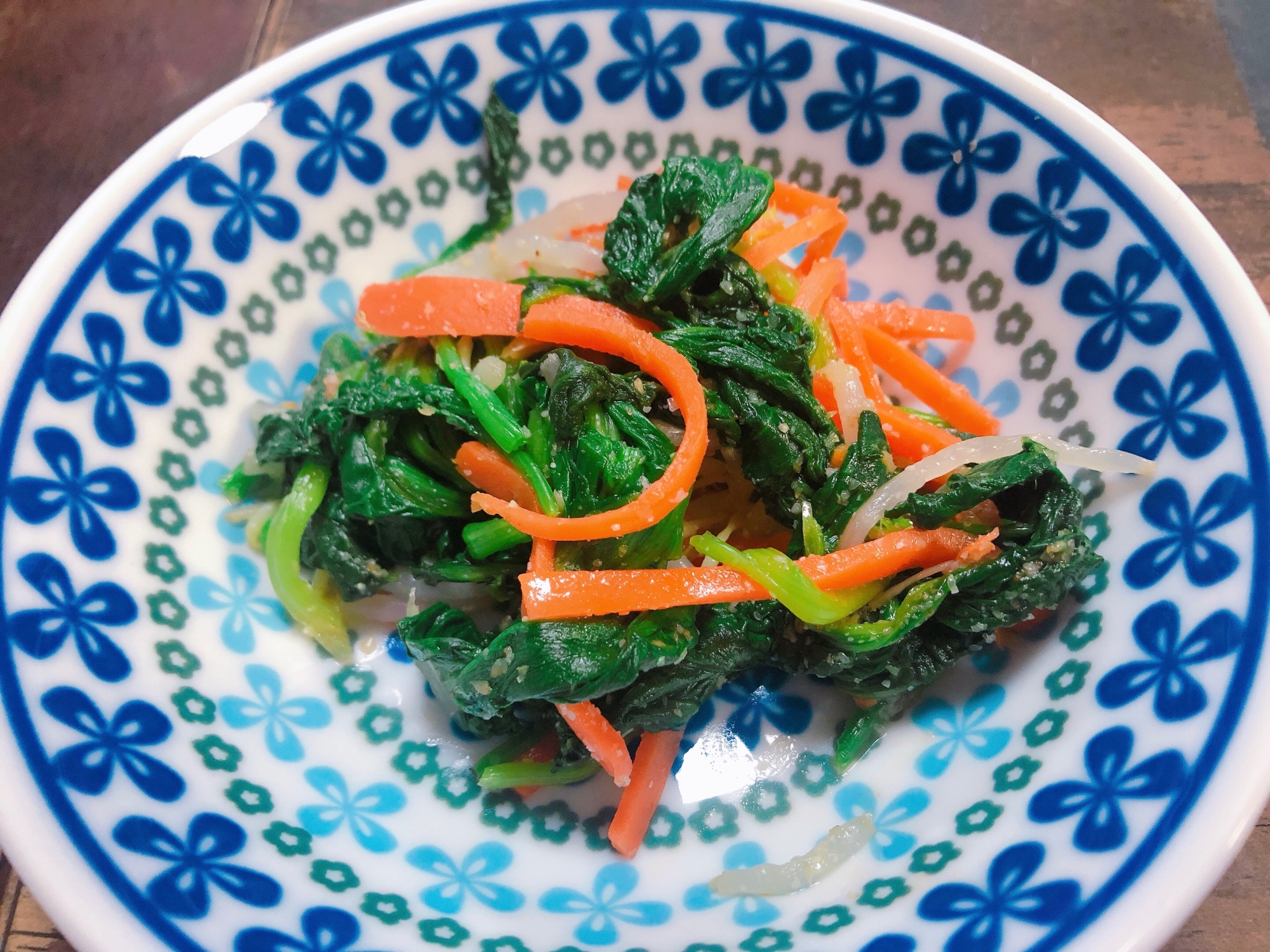 もやしとほうれん草とにんじんの胡麻味噌和え