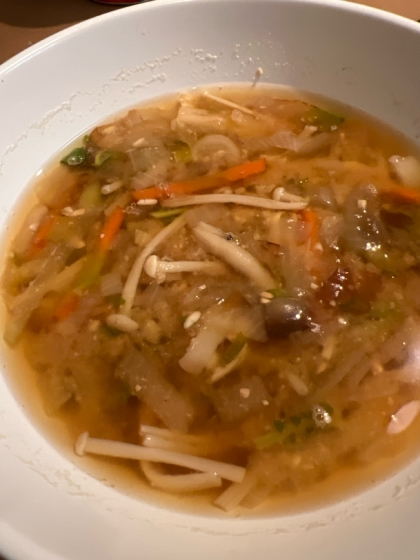 豆腐と大根人参えのきの味噌汁