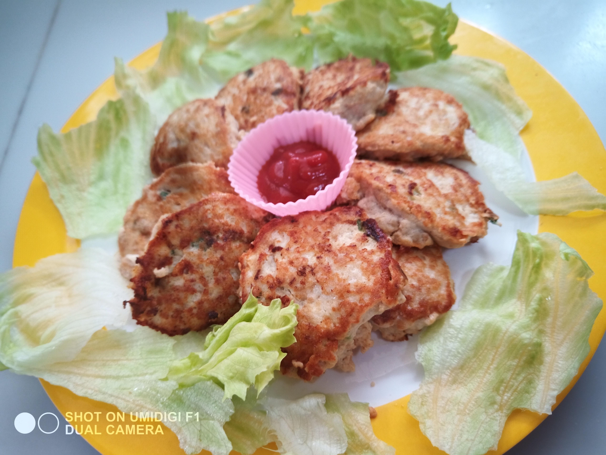 鶏ひき肉で作る豆腐バーグ