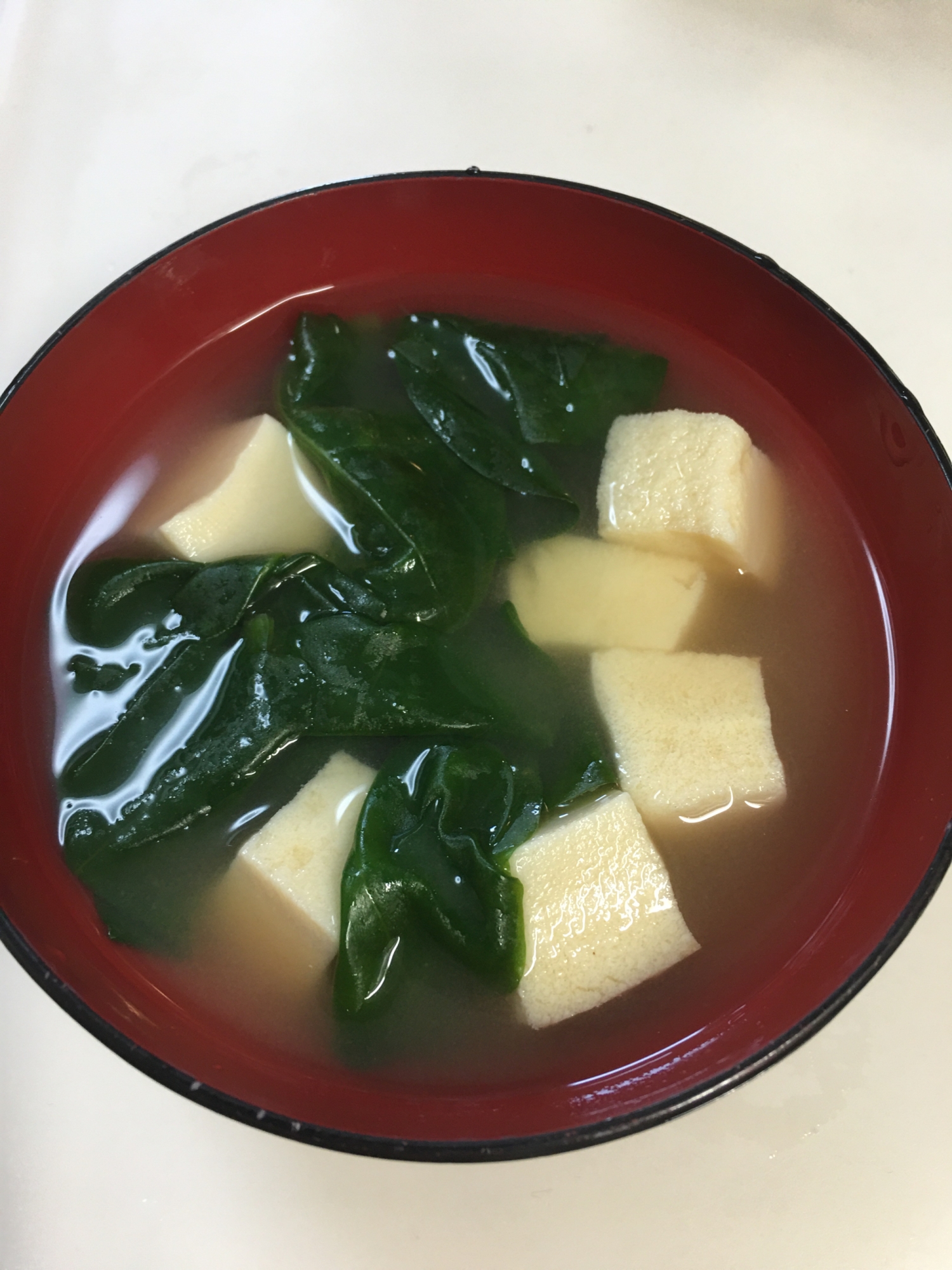 栄養たっぷり⭐おかわかめと豆腐の生姜味噌汁