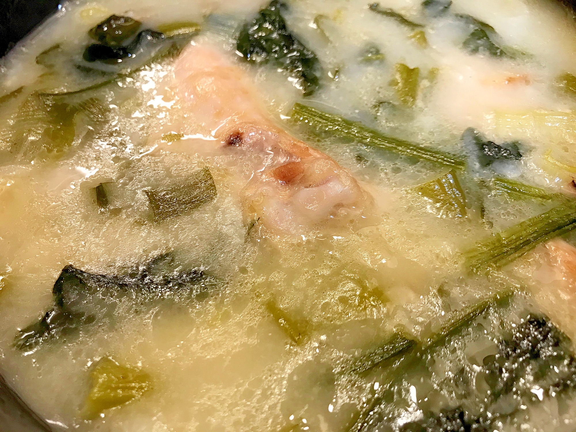 炊飯器ひとつで簡単・本格的「鶏の手羽元で参鶏湯」