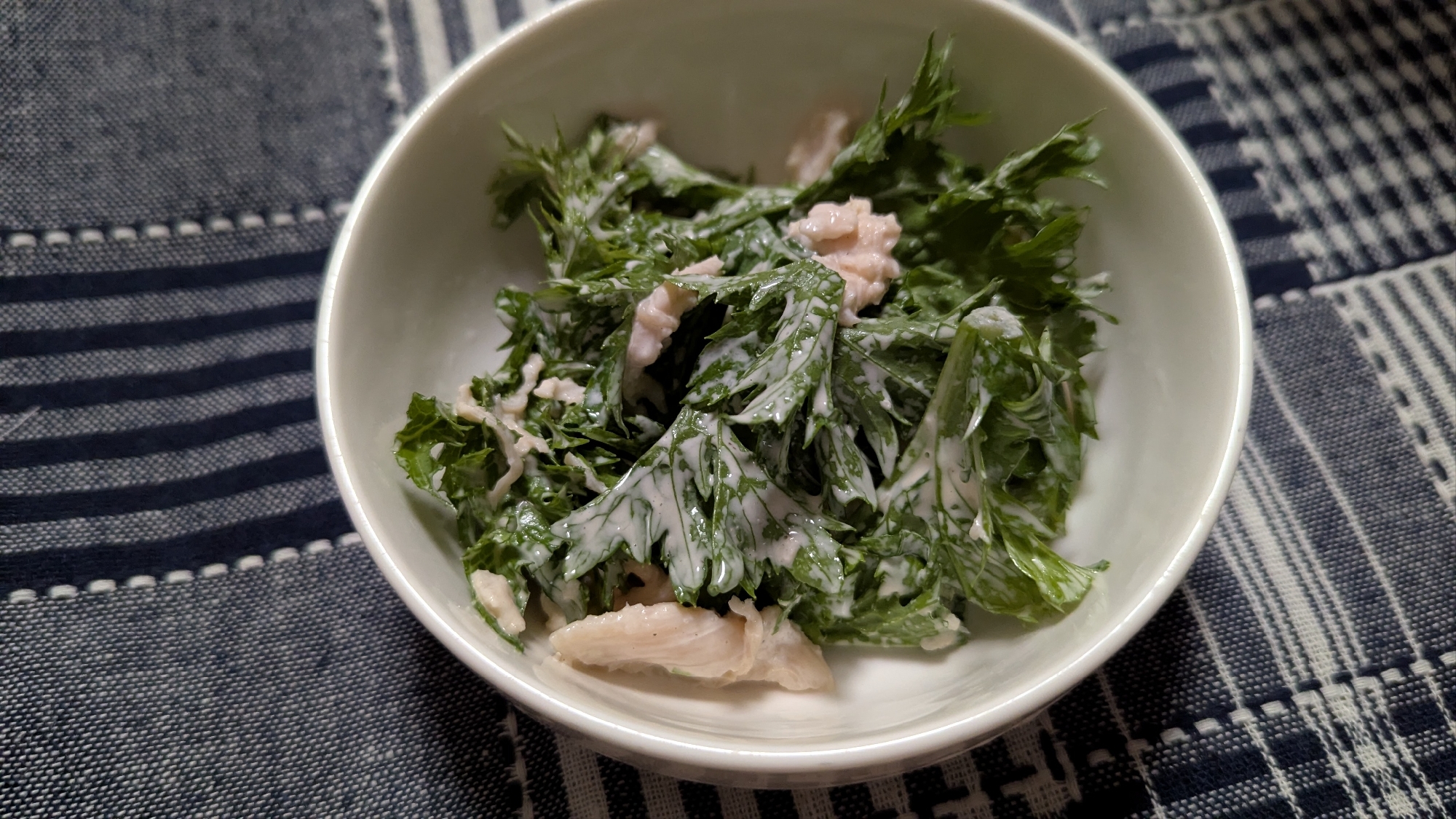 わさび菜とサラダチキンのマヨポン和え