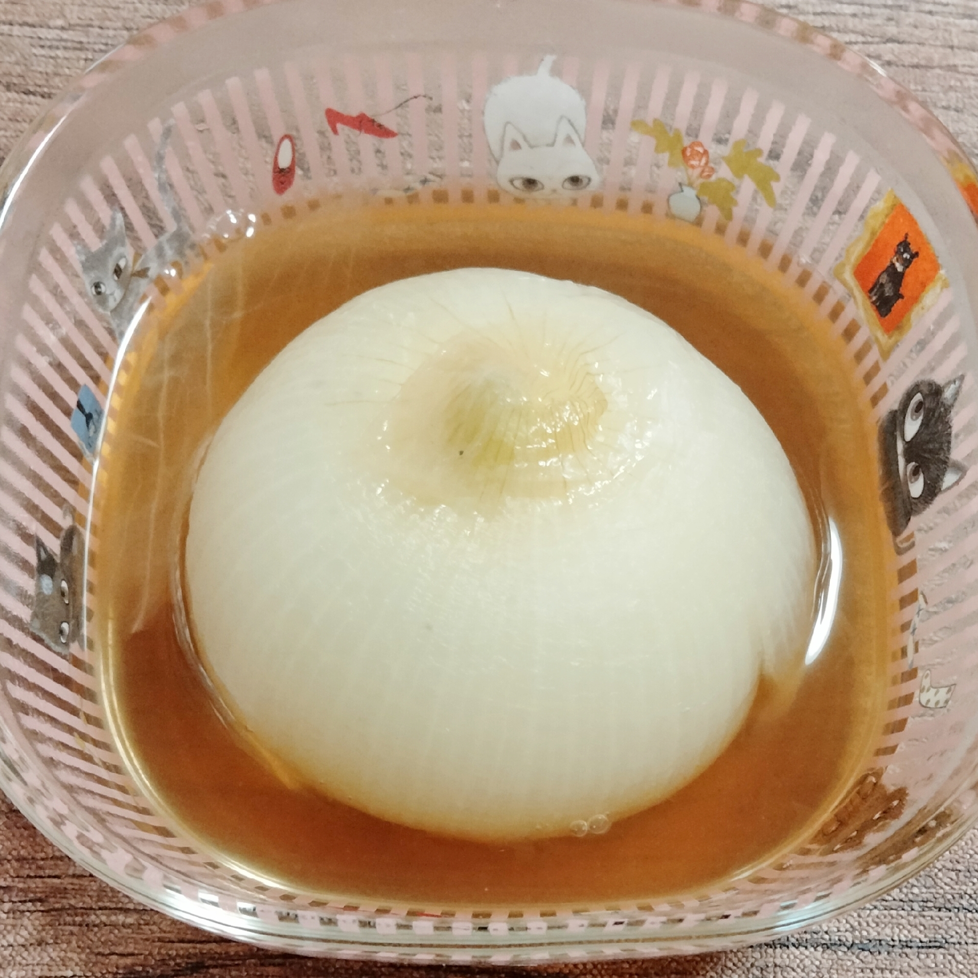 新玉ねぎの丸ごとコンソメスープ