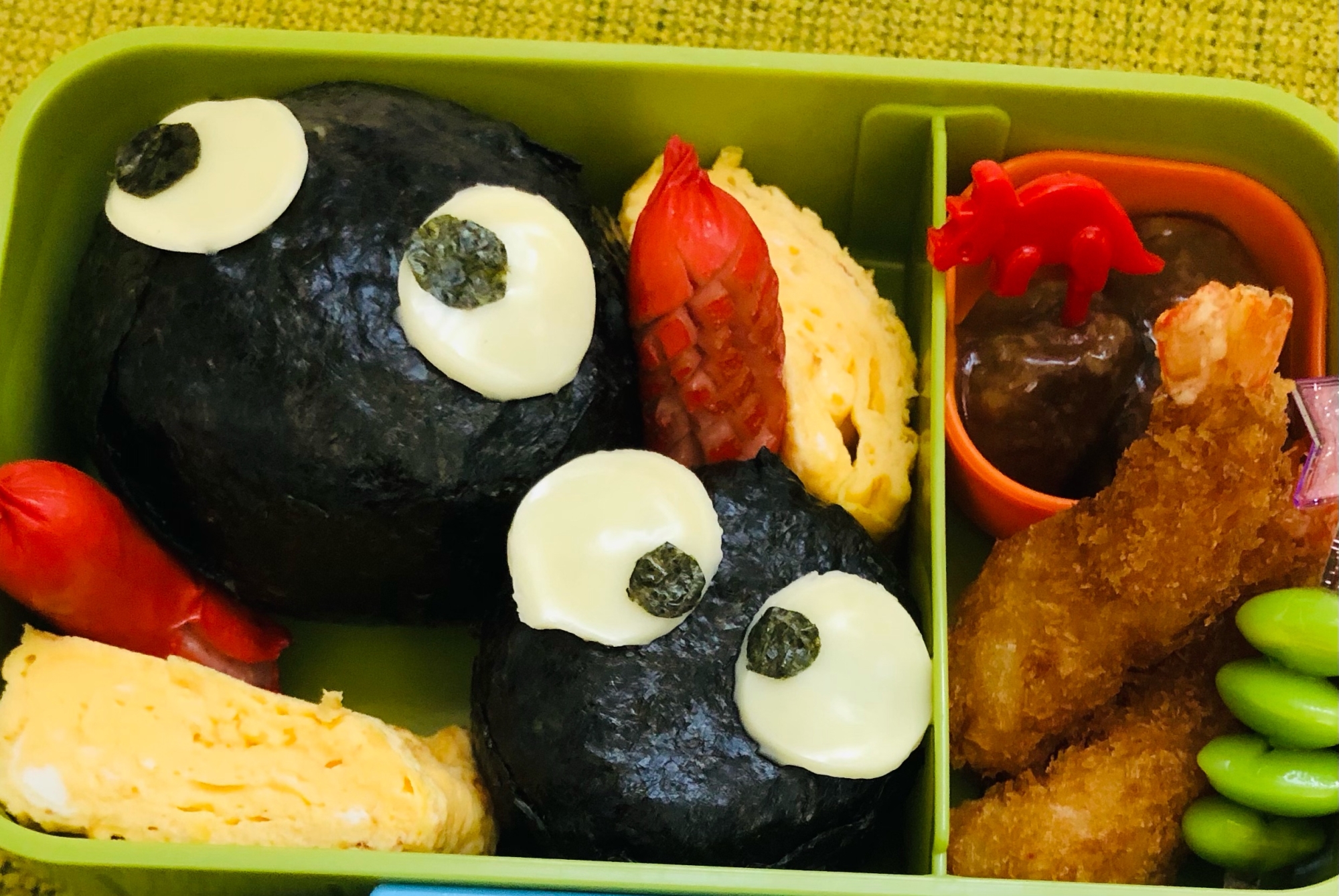簡単 お弁当に まっくろくろすけおにぎりの作り方 レシピ 作り方 By ラスカルル 楽天レシピ