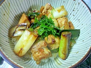 ほんのり香る焼き鳥丼