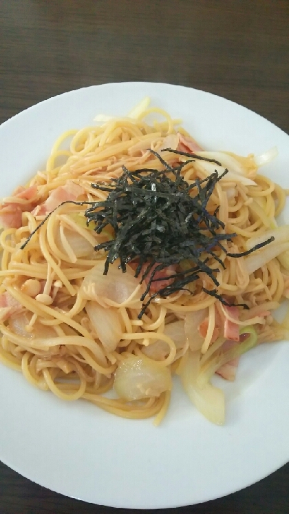 玉ねぎが余っていたので入れました。
えのきの食感が良くて、ぺろりと食べてしまいました(^_^;)
美味しかったです。ごちそうさま♪