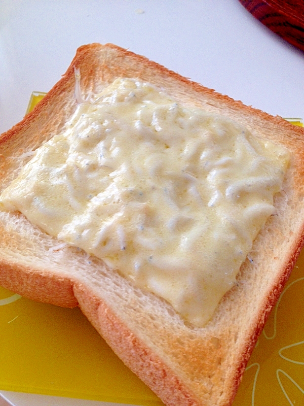 ポン酢しらすのチーズトースト