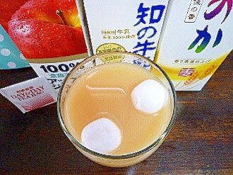 ホットカルピスマシュマロ入♡アップルミルクティー酒