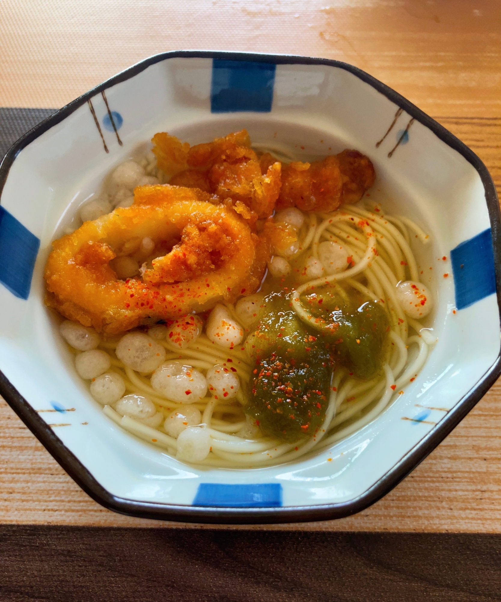 イカリングフライととろろ昆布のにゅうめん