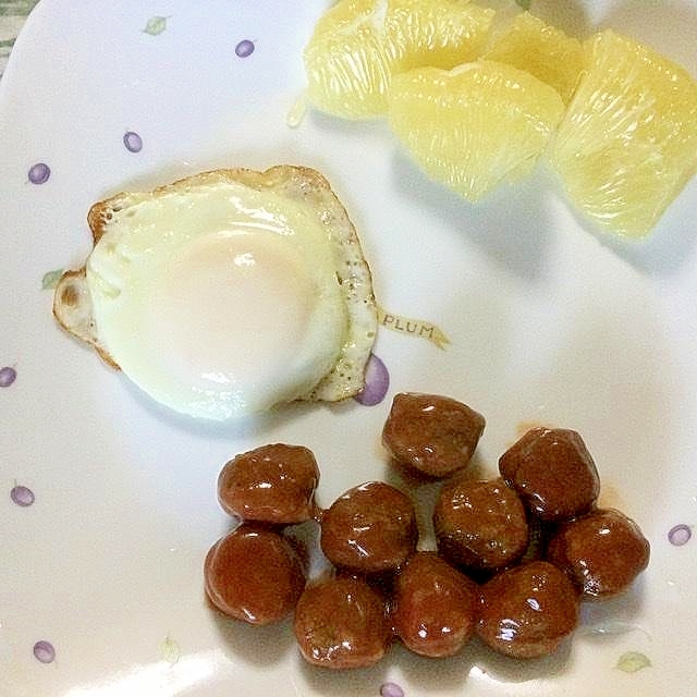 晩白柚とミートボールのある朝食