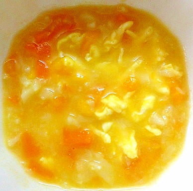 離乳食後期　炒り卵と３種の野菜入りかぼちゃスープ