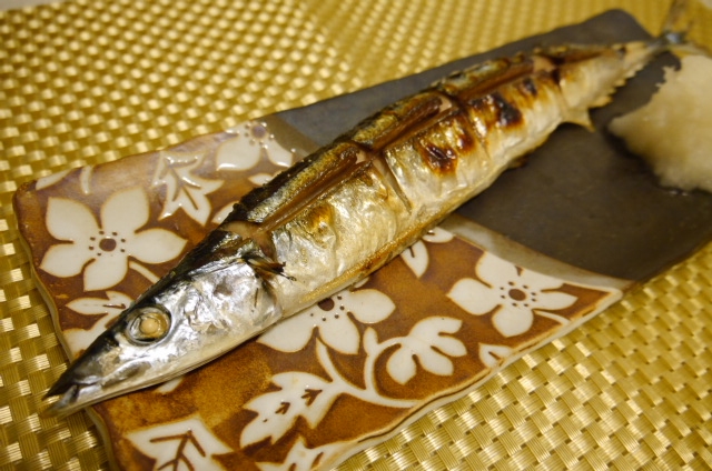 ひと手間で食べやすい！ 秋刀魚の塩焼き