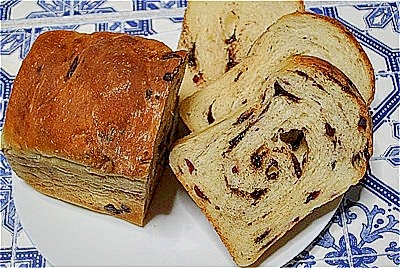 チョコとクランベリーのパン　スリムローフ型　1斤