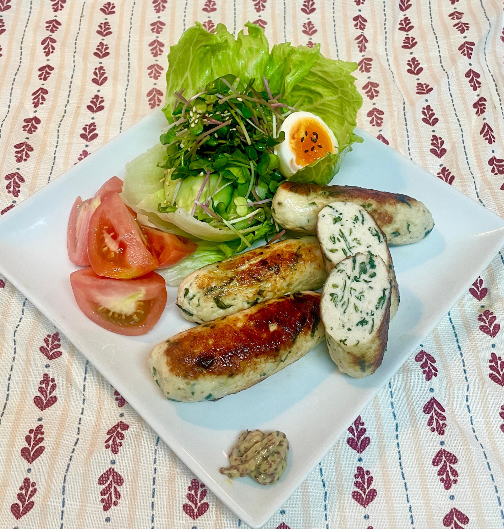鶏むね肉と大葉でヘルシー＆安心♡蒸篭ソーセージ
