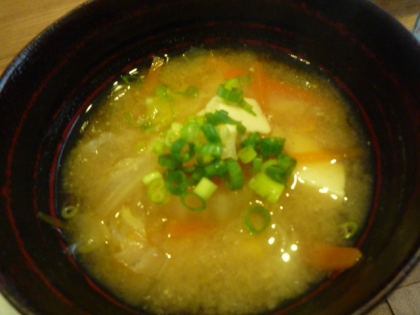 和朝食！豆腐と玉ねぎの味噌汁