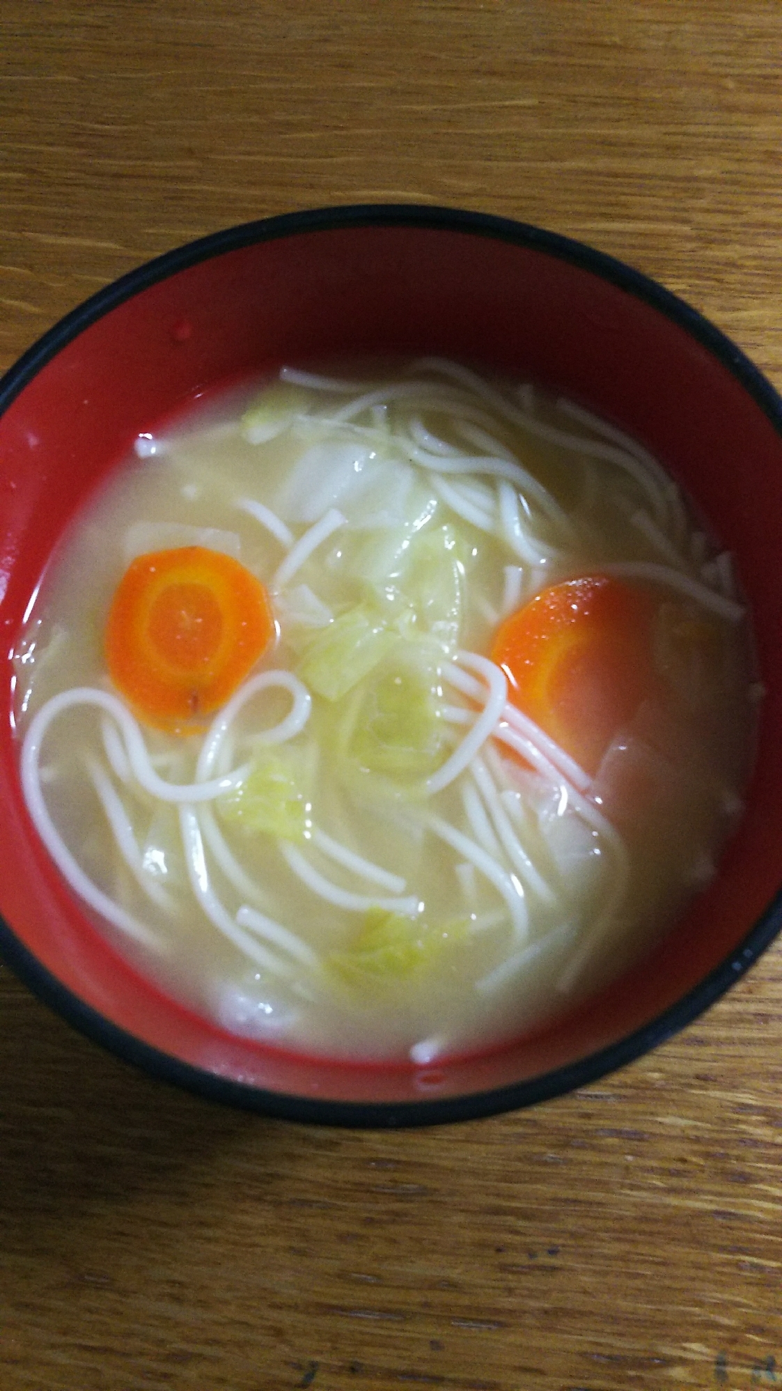 キャベツと人参と素麺のお味噌汁