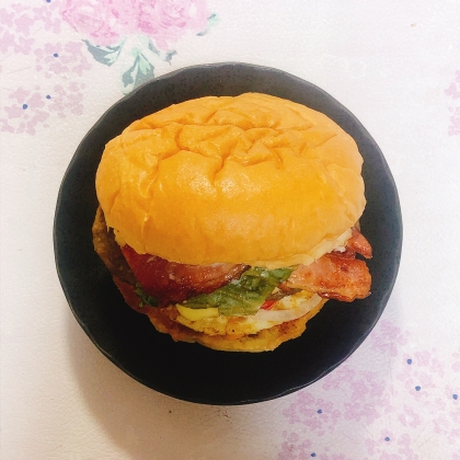 ボロニアソーセージとチーズのベーグルサンドꕤ୭*
