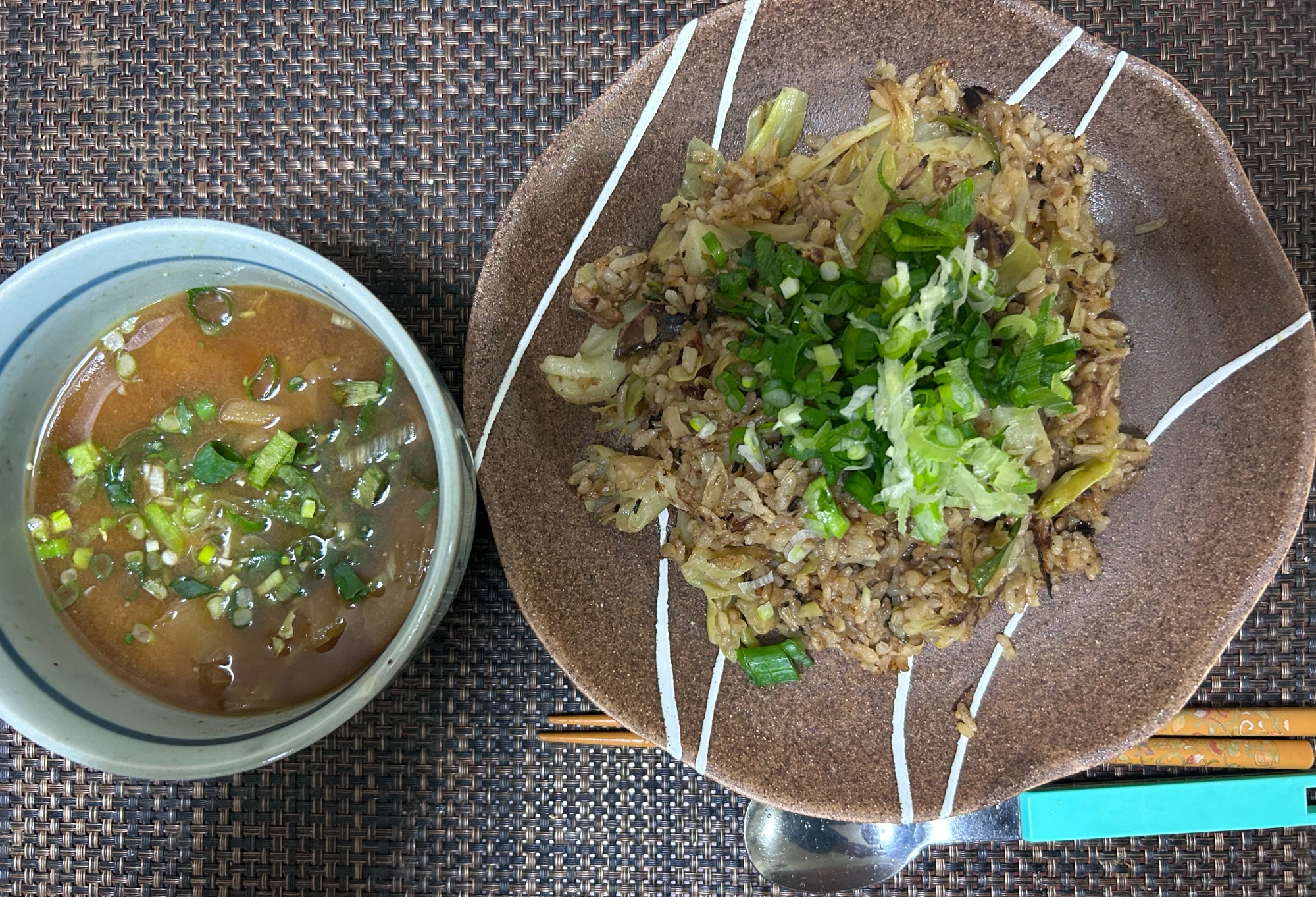 サンマ缶で簡単えのき入り炒飯