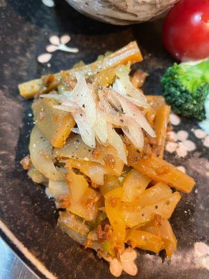 箸が止まらない(〃ω〃)ピリ辛自家製メンマ❣️