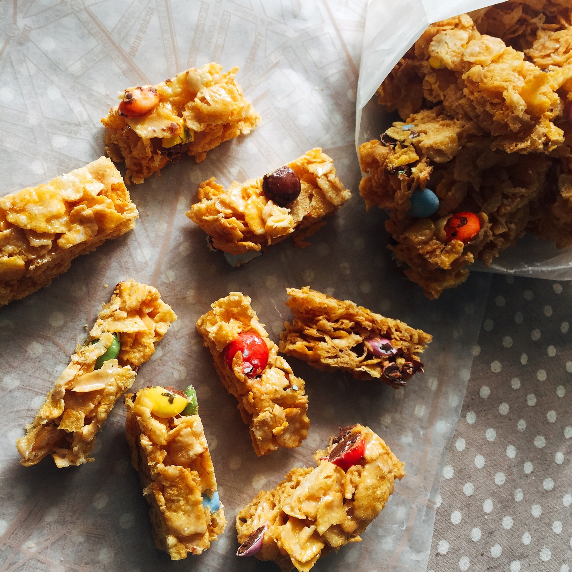 簡単★ちょっとポップなマシュマロコーンフレークバー