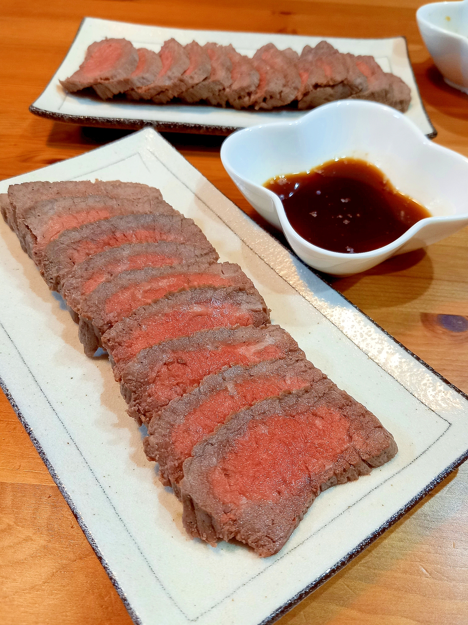 誰でも作れる!電子レンジで本格的ローストビーフ
