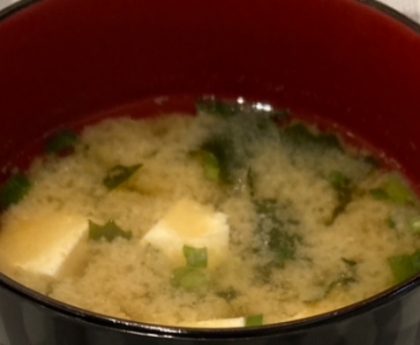 cocomikaさんレポートありがとうございました✨油揚げなかったのでわかめと豆腐で作りました(#^.^#)美味しいお味噌汁が出来ました♪ごちそうさまでした✨