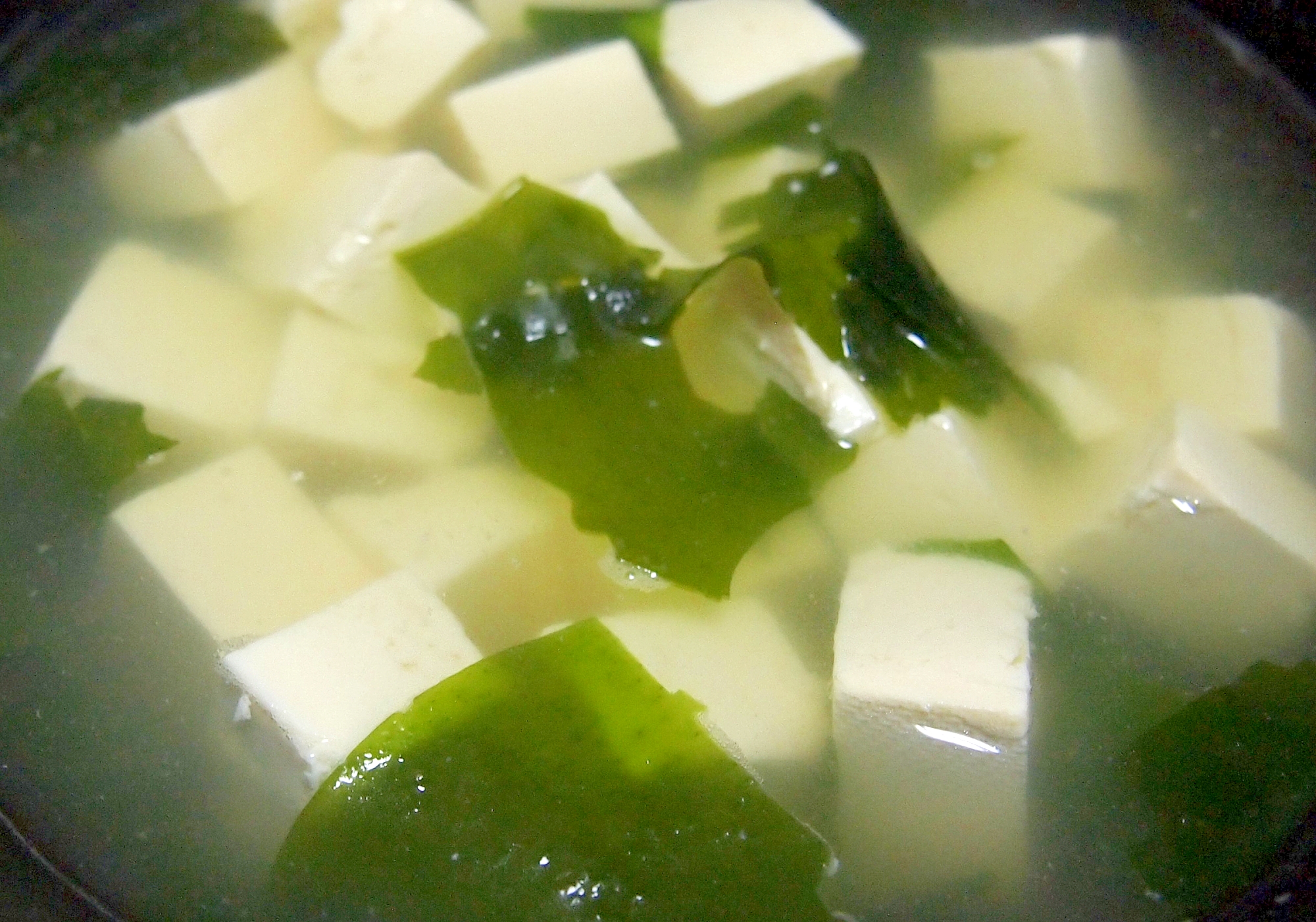 豆腐とわかめの野菜だしスープ