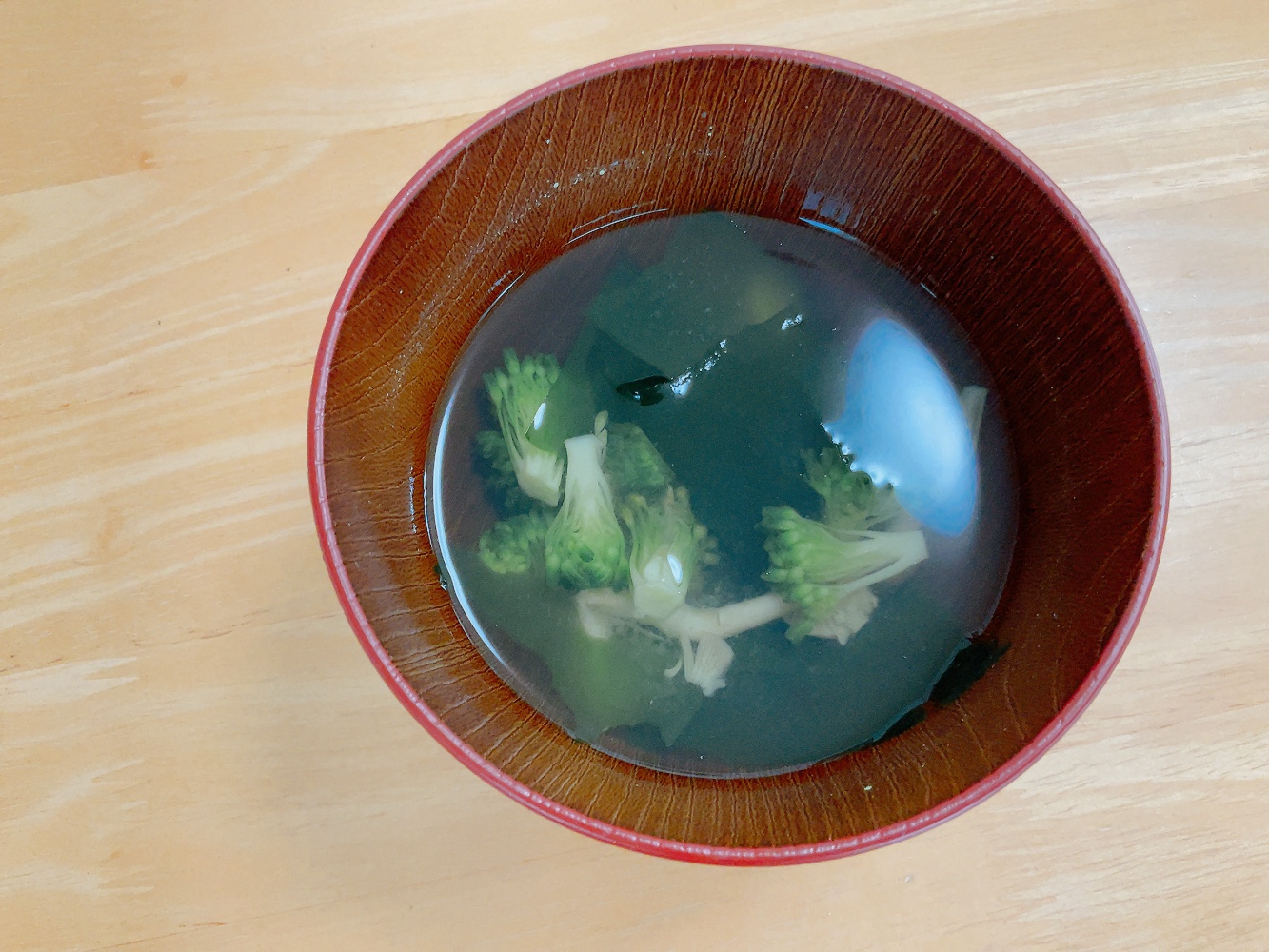 ブロッコリーとしめじの昆布茶スープ