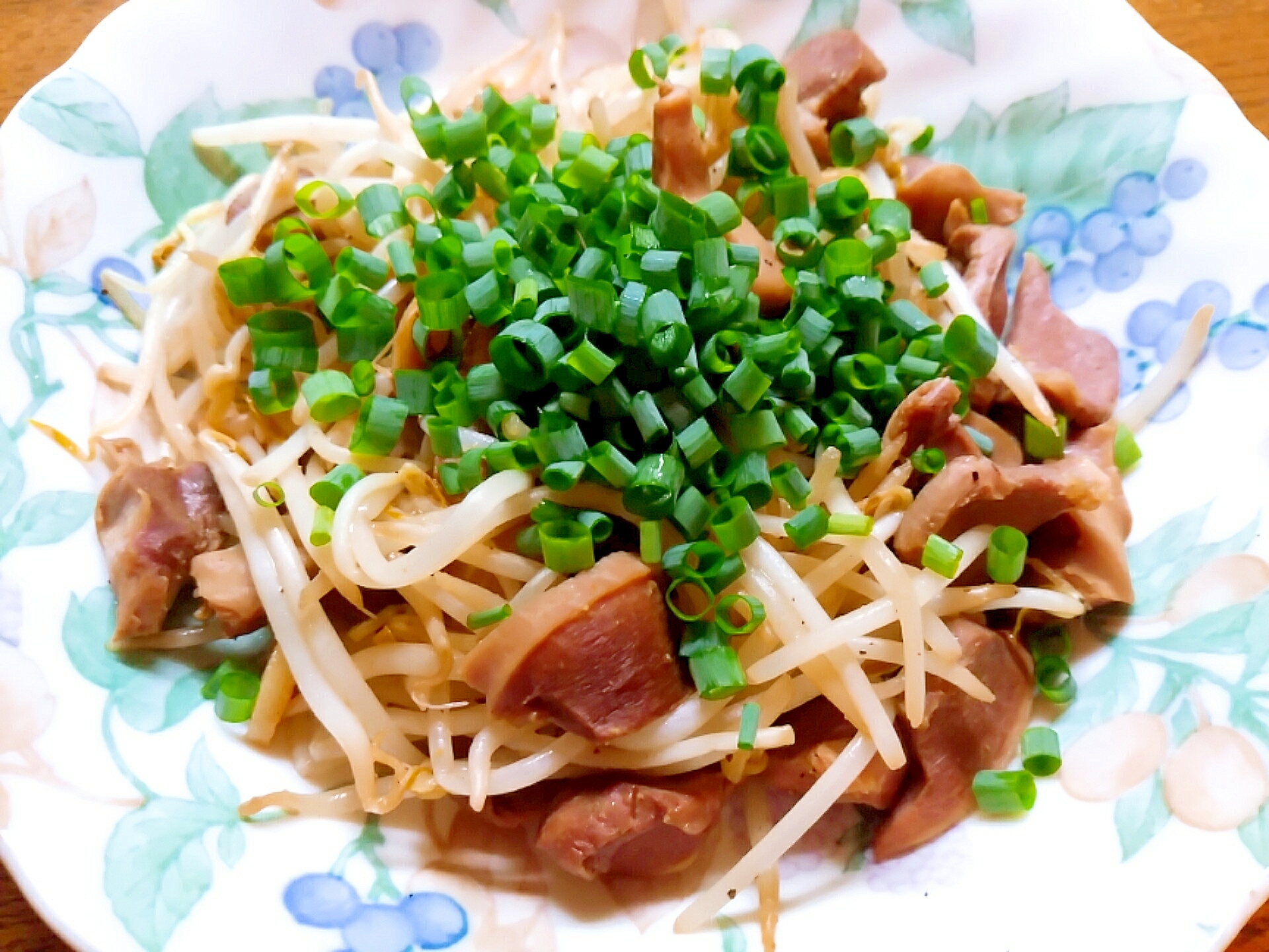 葱たっぷり☆砂肝ともやしの塩大蒜炒め