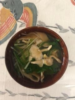 水菜、たもぎ茸　きざみ麩