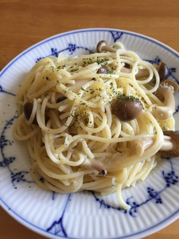 しめじとちりめんじゃこのチーズパスタ