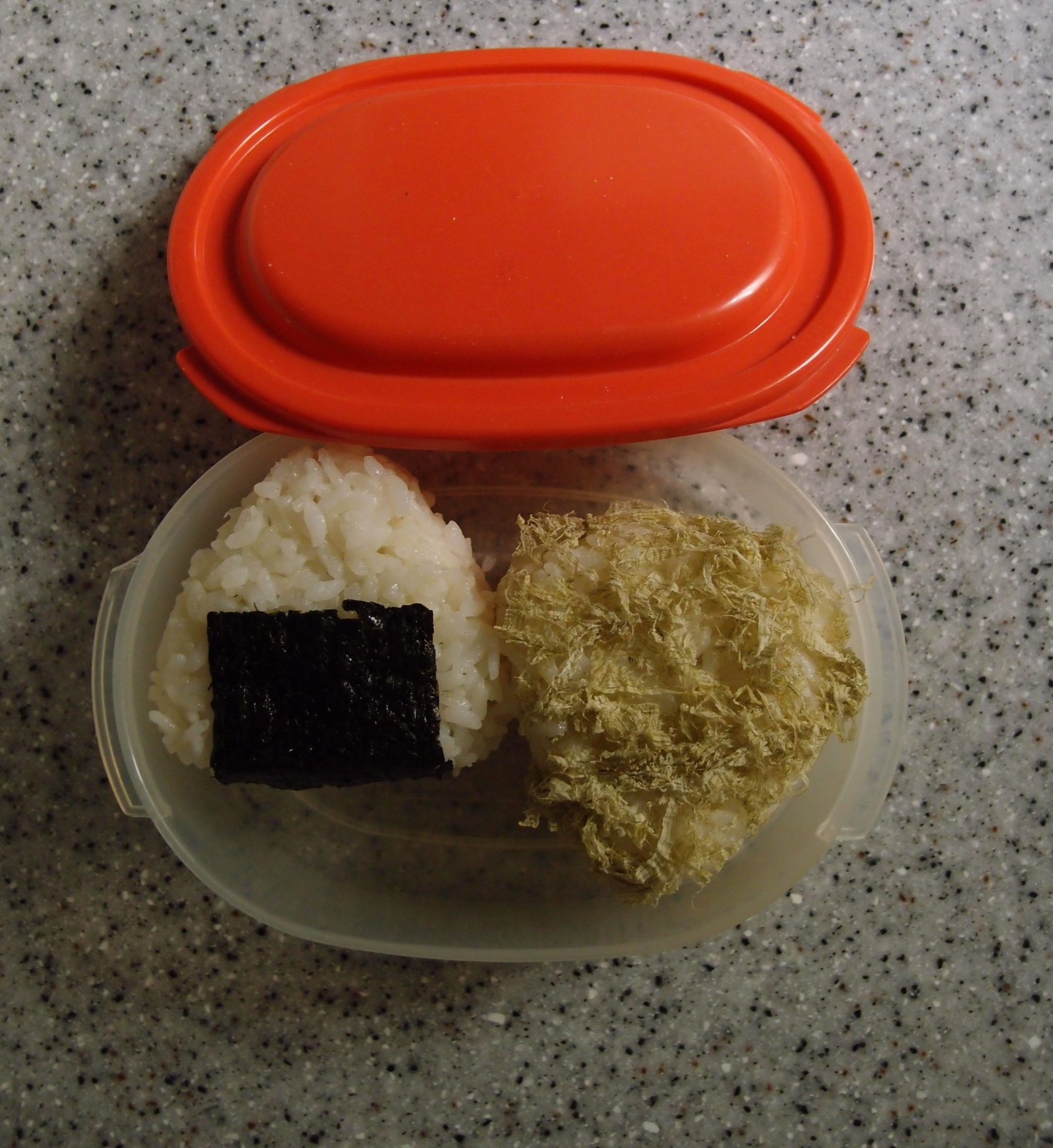 鮭のバターソテーのおにぎり弁当