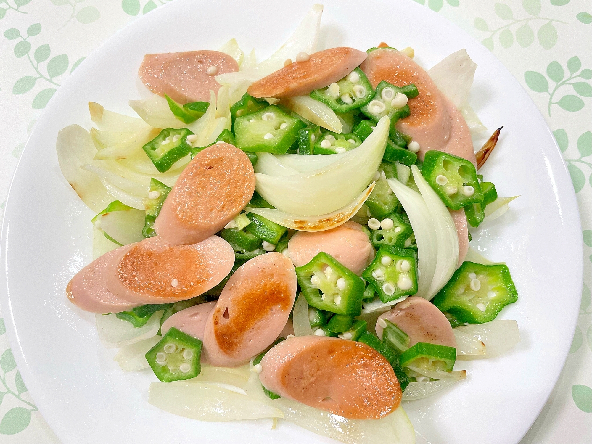 魚肉ソーセージとオクラのソテー