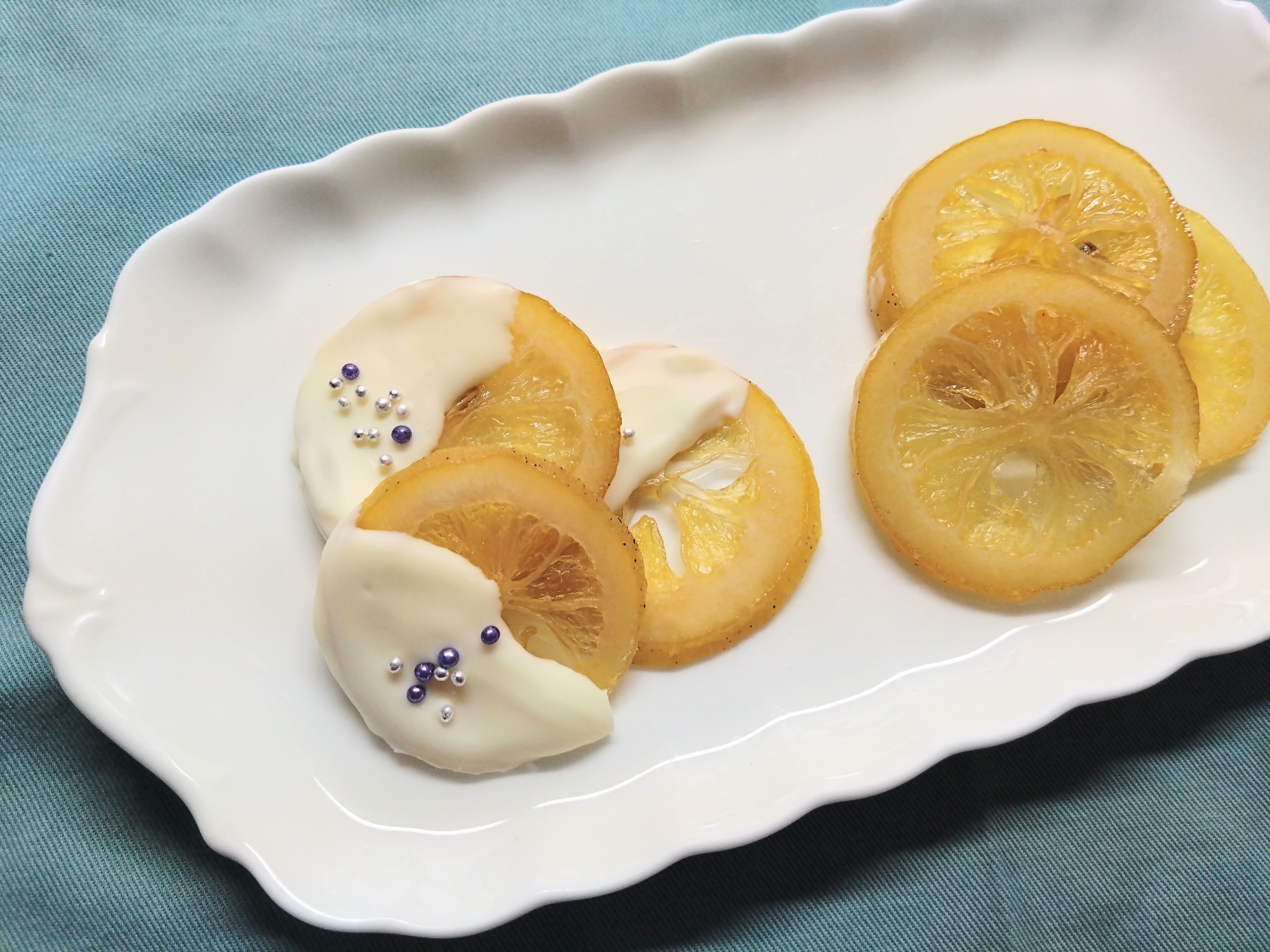 器に盛られたレモンのオランジェット