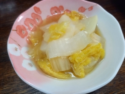 「味がしみてます！　おでん汁で大根と白菜の煮物」