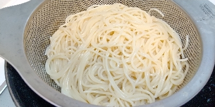 こざかなアーモンドさん、
こんばんは♪
パスタいつも多く茹でて残ってしまうのですが冷めても本当にくっつきませんでした(*ﾟ∀ﾟ*)
レシピありがとうございます♡