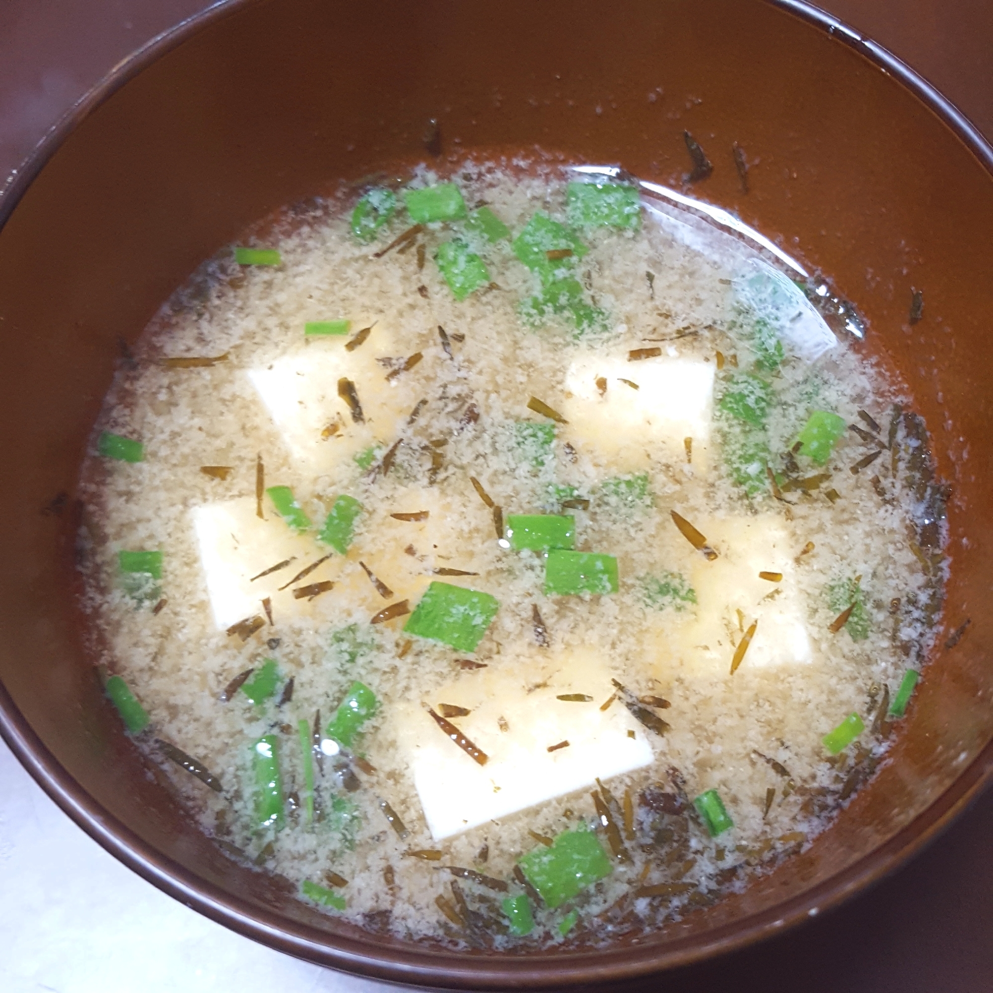 あかもく 玉ねぎ 豆腐の味噌汁 レシピ 作り方 By ピッ君0129 楽天レシピ あかもく 玉ねぎ 豆腐の味噌汁 レシピ 作り方 By ピッ君0129 楽天レシピ