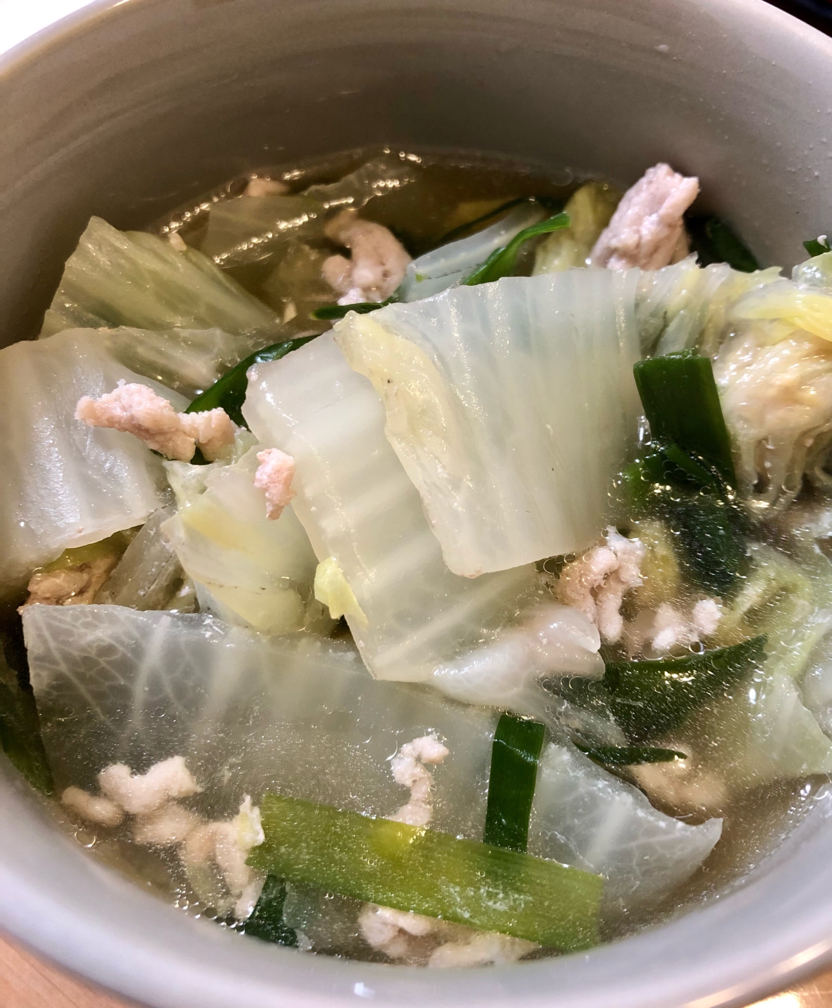白菜とニラの中華風スープ