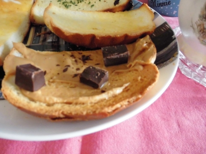 アーモンドバターとチョコのフランスパントースト♡