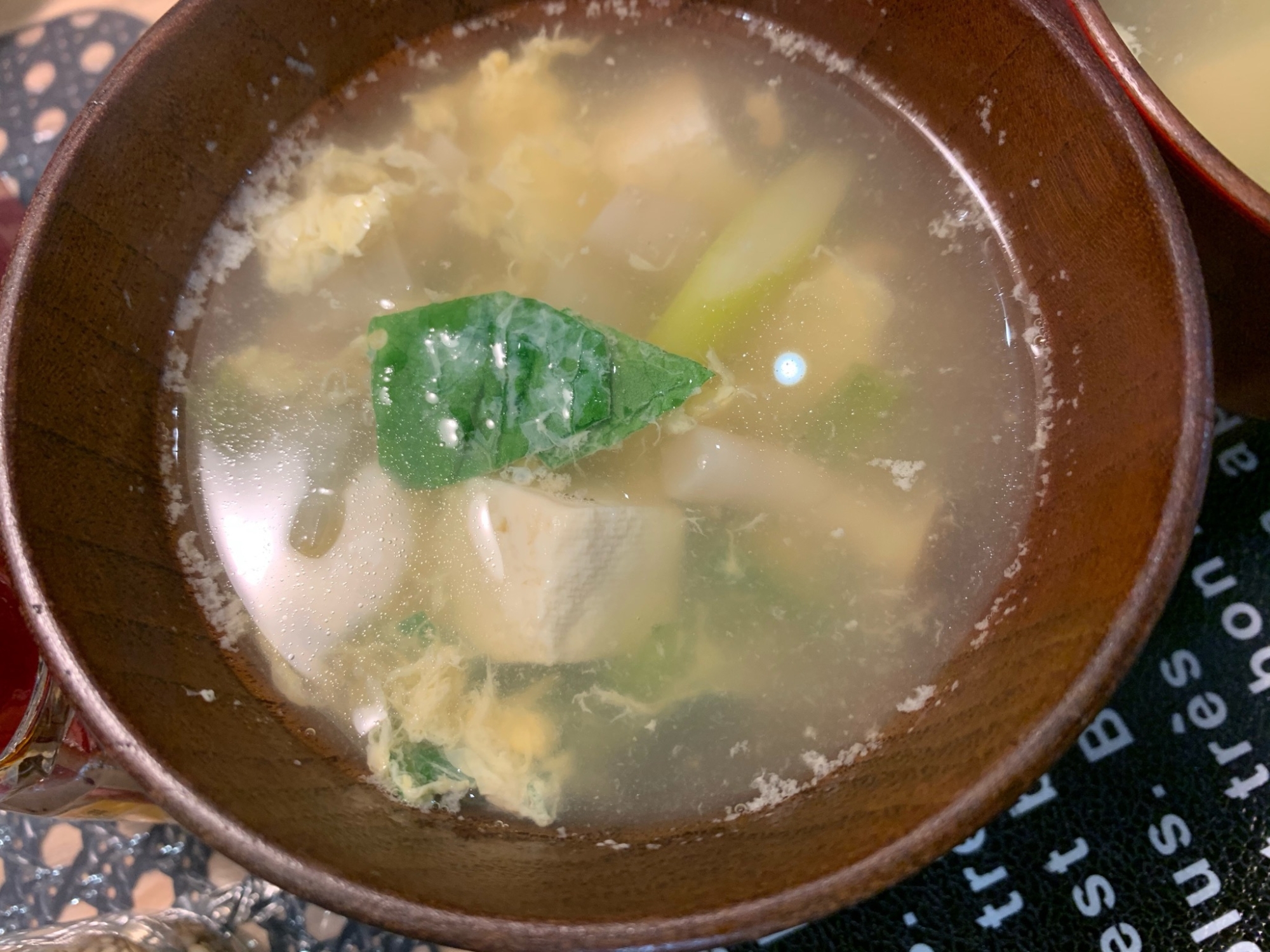 鶏のササミと小松菜の中華スープ