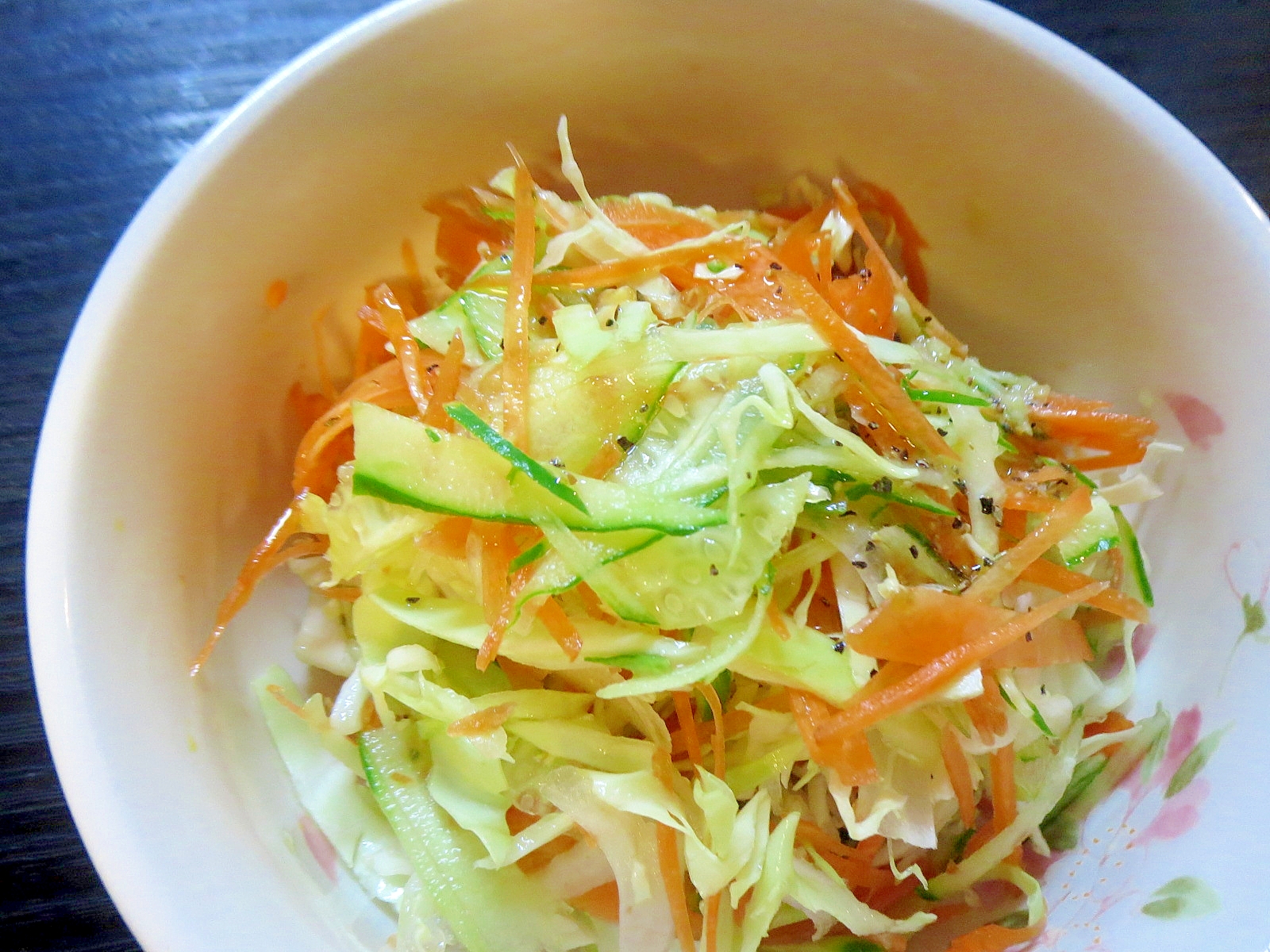 千切り生野菜サラダ