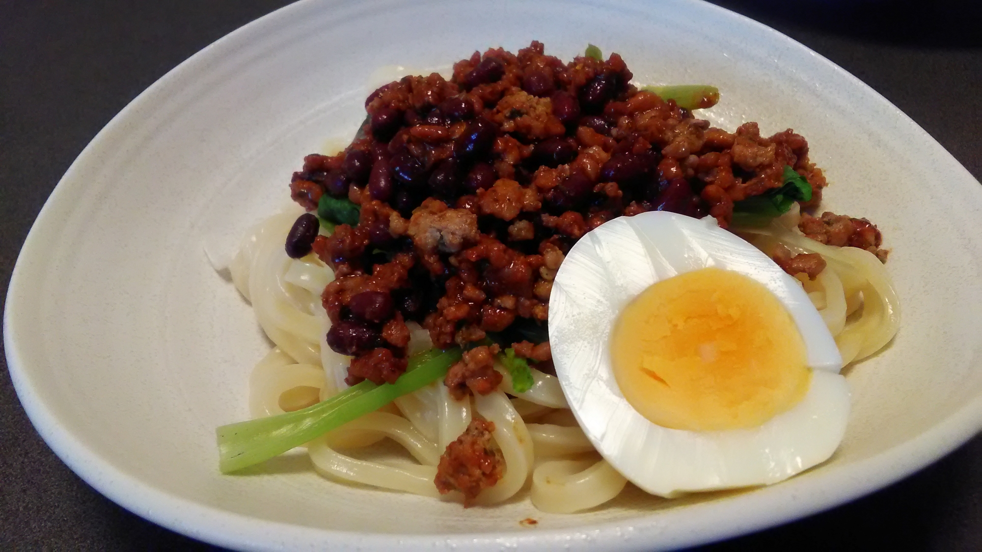 小豆と挽き肉　汁なしうどん