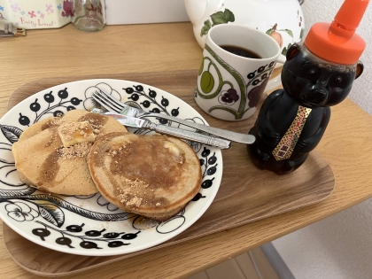 小麦粉は大量にあるのに、牛乳は残り少ない、、、そんな時に大活躍のレシピですね！！きな粉の香ばしさが最高です。トッピングは黒蜜＆バターがオススメです！！