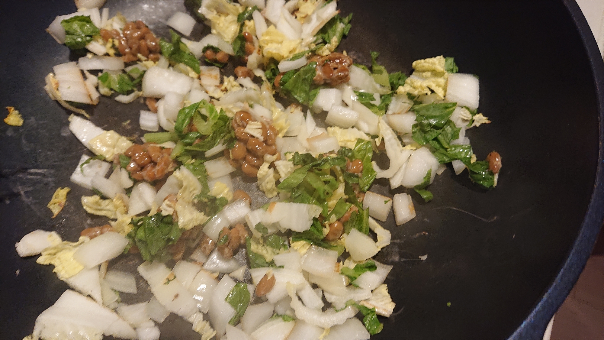 納豆と白菜の簡単麺つゆ炒め