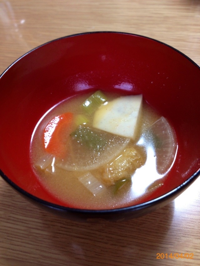 里芋と大根と人参のお味噌汁 レシピ 作り方 By Dokinchan717 楽天レシピ