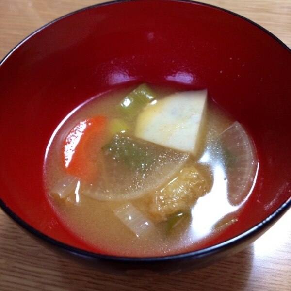 里芋と大根と人参のお味噌汁 レシピ 作り方 By Dokinchan717 楽天レシピ 里芋と大根と人参のお味噌汁 レシピ 作り方 By Dokinchan717 楽天レシピ