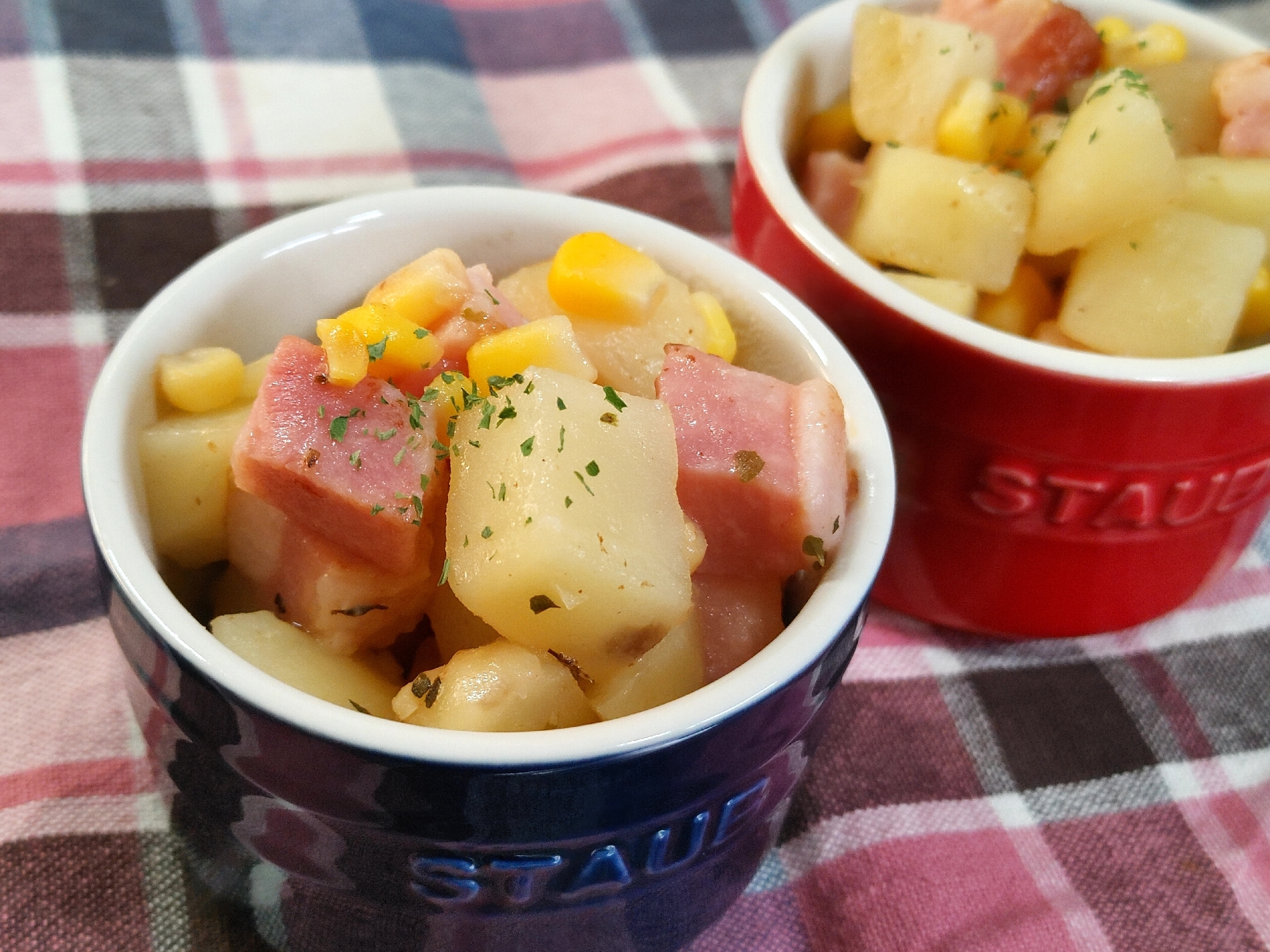 ストウブDe〜じゃが芋とベーコン蒸焼きオレガノ風味