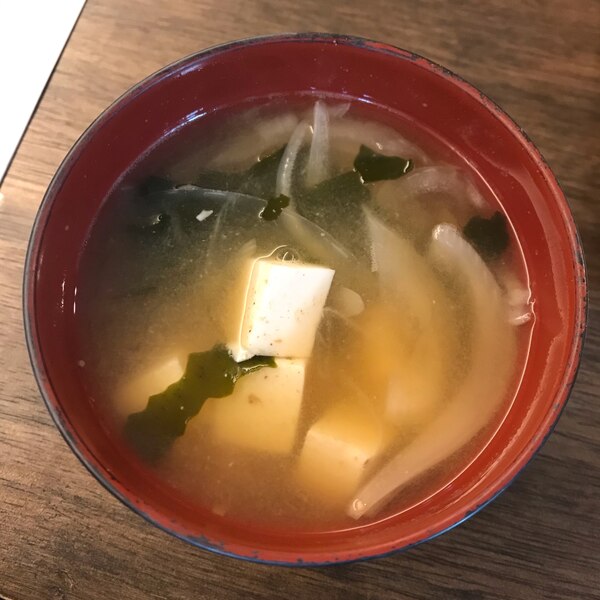 新玉ねぎと豆腐とわかめの味噌汁 レシピ 作り方 By 簡単 時短 レンジママ 楽天レシピ 新玉ねぎと豆腐とわかめの味噌汁 レシピ 作り方 By 簡単 時短 レンジママ 楽天レシピ