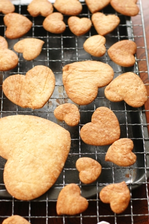 バターなし・こめ油で型抜きクッキー